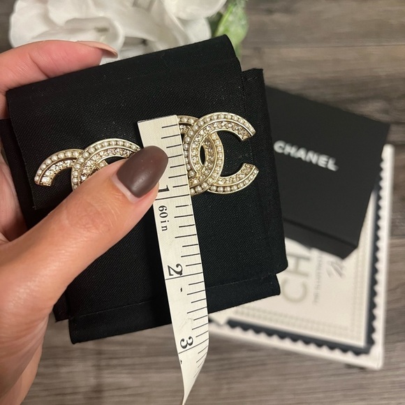 Chanel Statement X-Large Gold Crystal Faux Pearl CC Clip On Earrings - Picture 5 of 11